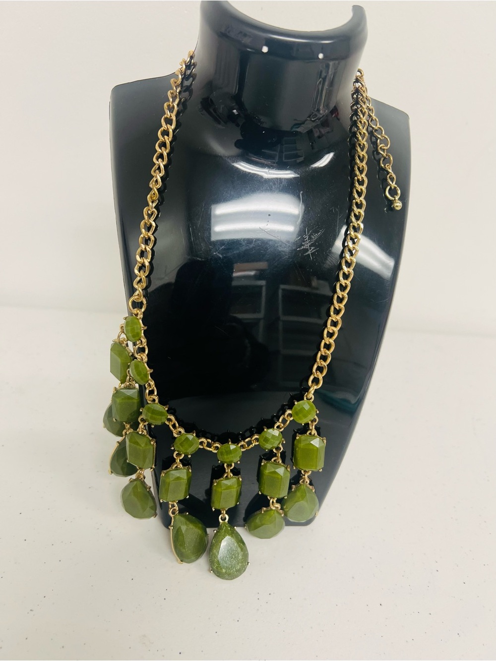 Green Gemstone Statement Necklace - Gold Chain #0021